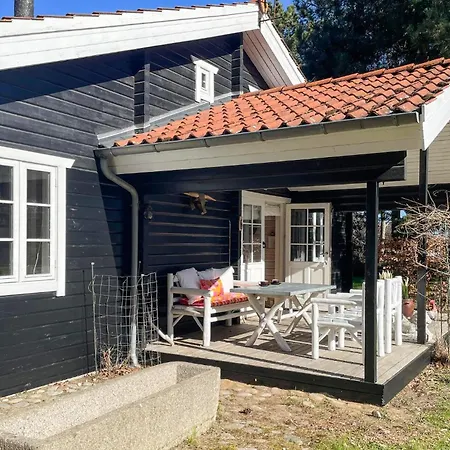 Feriehus 2 Bedroom Cozy In Nykobing Sj